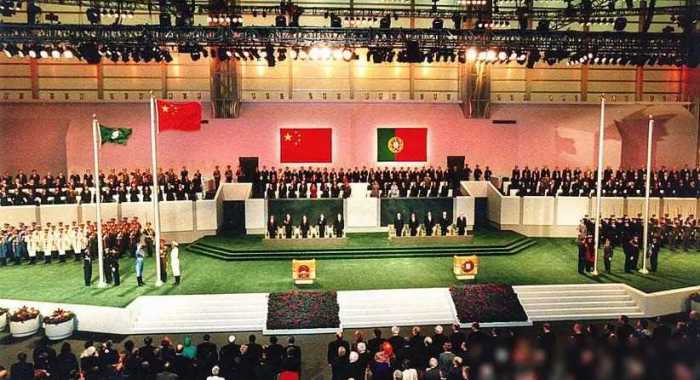 葡萄牙为什么要在1975年主动把澳门还给中国？两次被打脸学乖
